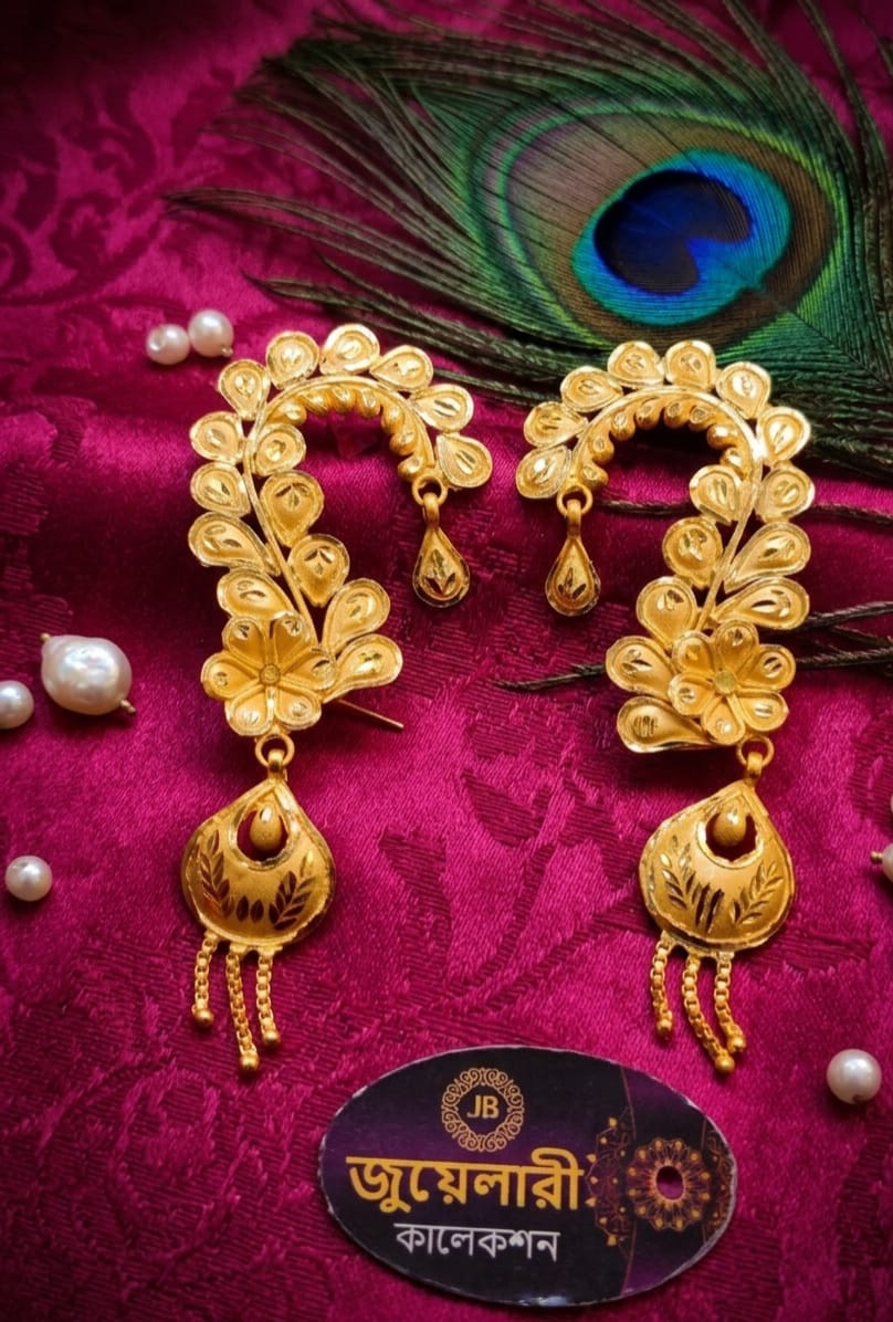 Graceful Traditional Gold Plated Drop Ear Ring