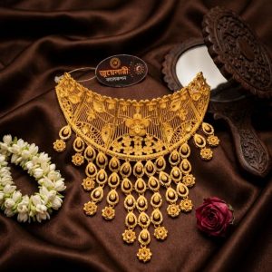 Ultra Luxury Bridal Ensemble Gold Necklace